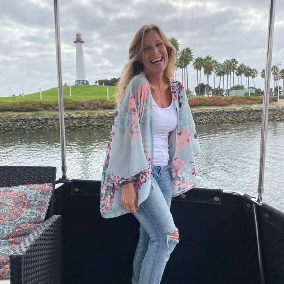 Meet your Posher, Jennifer - Picture 1 of 1